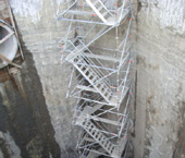 Escalera a Foso